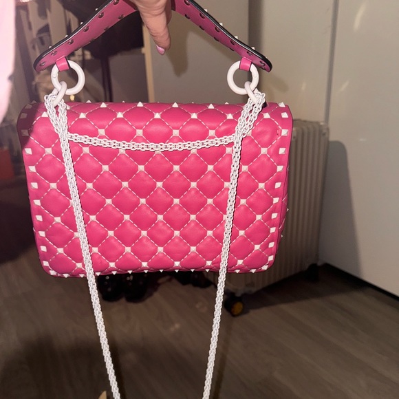 Valentino - Picture 2 of 5